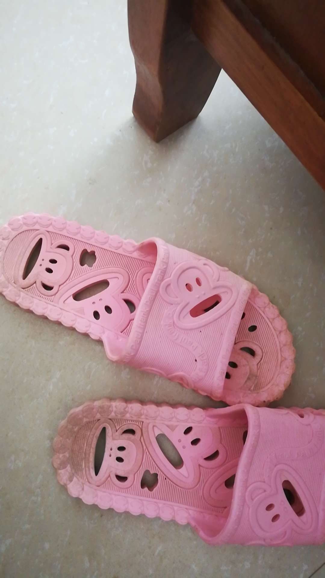 穿着挺舒服的,比想象中厚很多