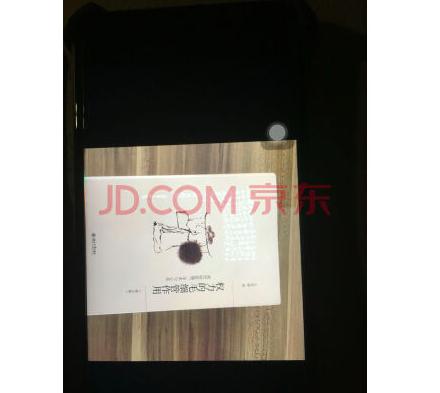 读史多年,大半都在与晚清士大夫缠磨于古今中西之变的感慨苍凉之中。因此积久而发为论说,其间的一得之见便多以这段历史里的士人与世相为题目。 在二千多年的自成路轨之后,晚清中国因中西交冲而脱出了旧轨。时人称之为“万国梯航成创局”,称之为“天地自然之运会至于今而一变其局”,称之为“智勇俱困之秋”,说的都是不能用历史经验来对付的陌生和蹇迫。而七十年中立起于陌生和蹇迫之间,自觉代表中国社会回应西潮逼来的,则始终是传统文化养育出来的士大夫。在当日统称“四民”的人口中,他们是忧时的人,也是先觉的人,随后,在回应西潮逼来的漫长过程里,他们又成了*深地卷入了历史变迁的中国人。1