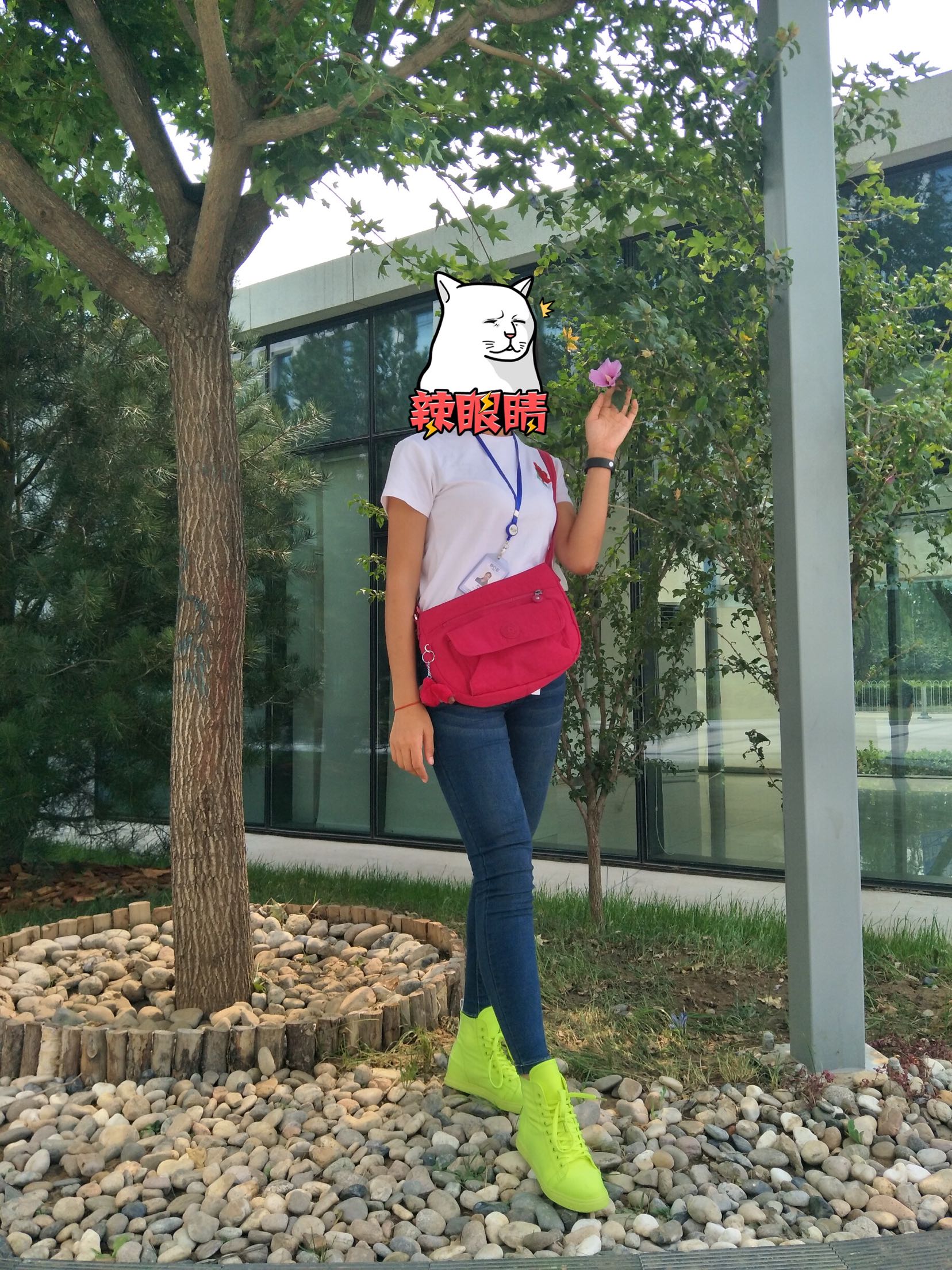 包不错,关键是宝贝好看背什么包都好看?