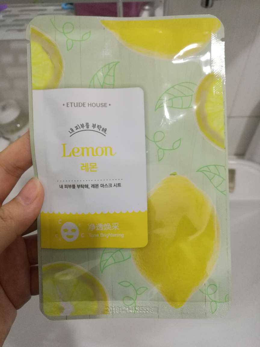 酒精味道很浓啊,熏眼睛,用完也没什么感觉