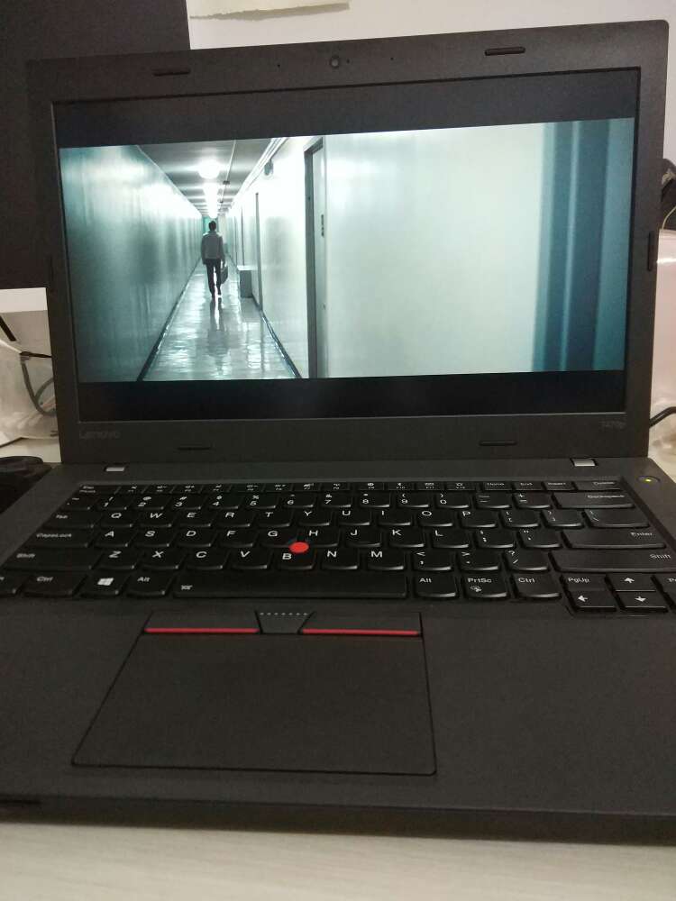 不愧是thibkpad,用起来手感就是不一样,虽然有点厚吧,但毕竟是实力派,在carbon1和这款之间犹豫了,最终还是选择了这款。颜值可能不比carbon,但我要的是性能,希望可以陪我成为编程界的大神,有天,尤雨溪能够称我为董老师,装逼完成,就酱