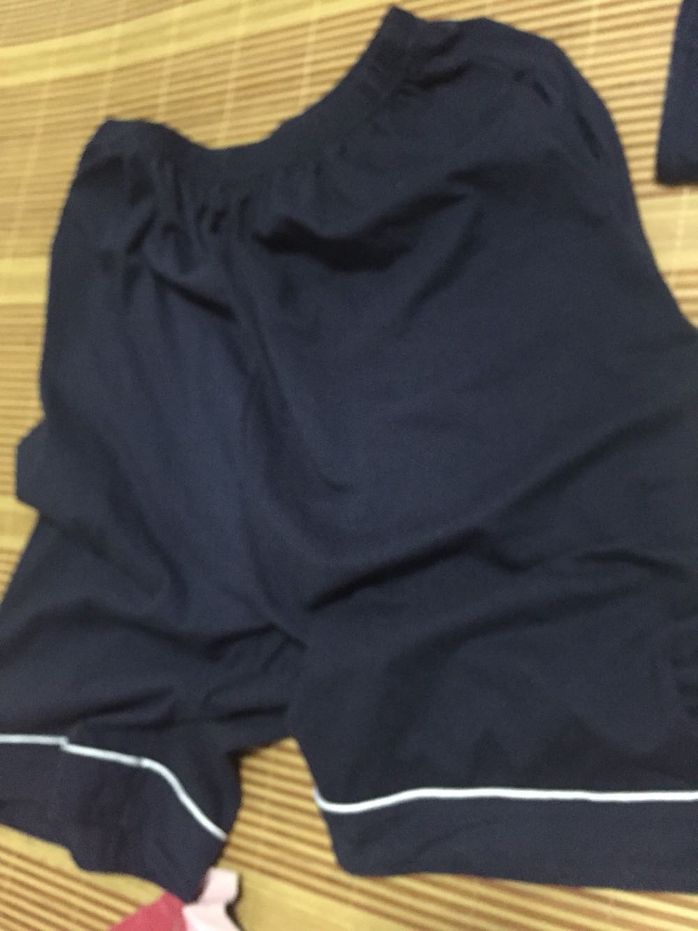 衣服买回来老婆就给洗好了,摸着还可以