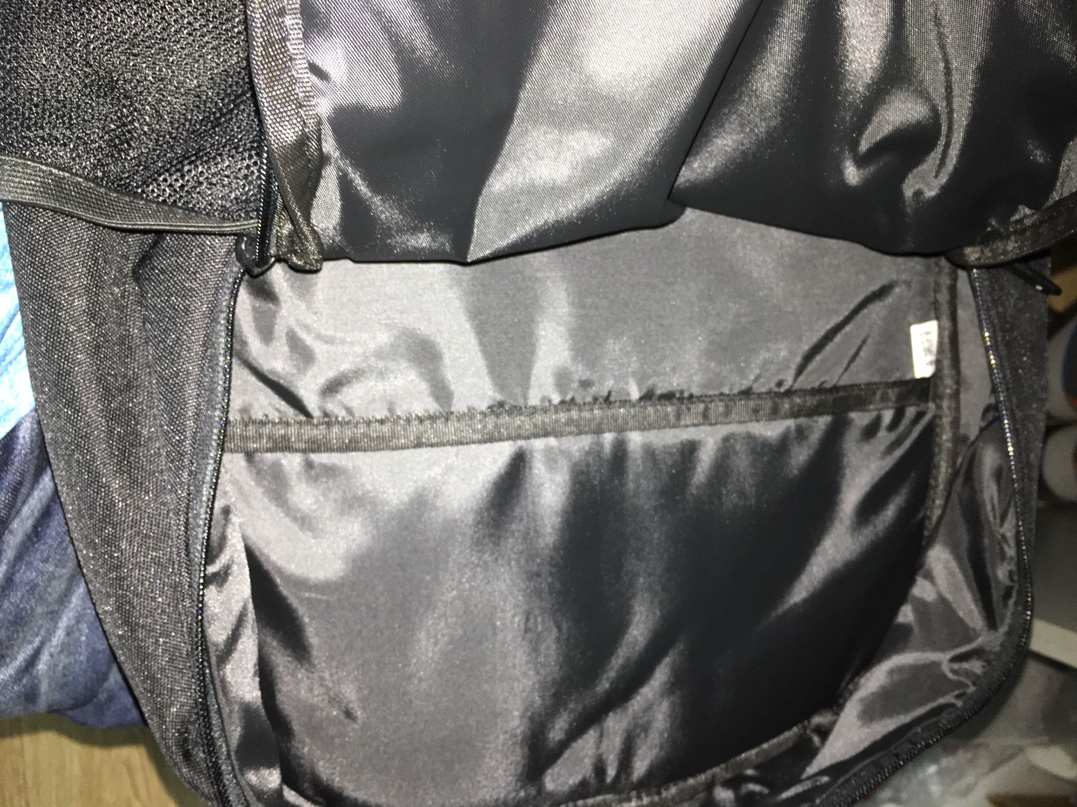 书包还不错,简约大方值得拥有