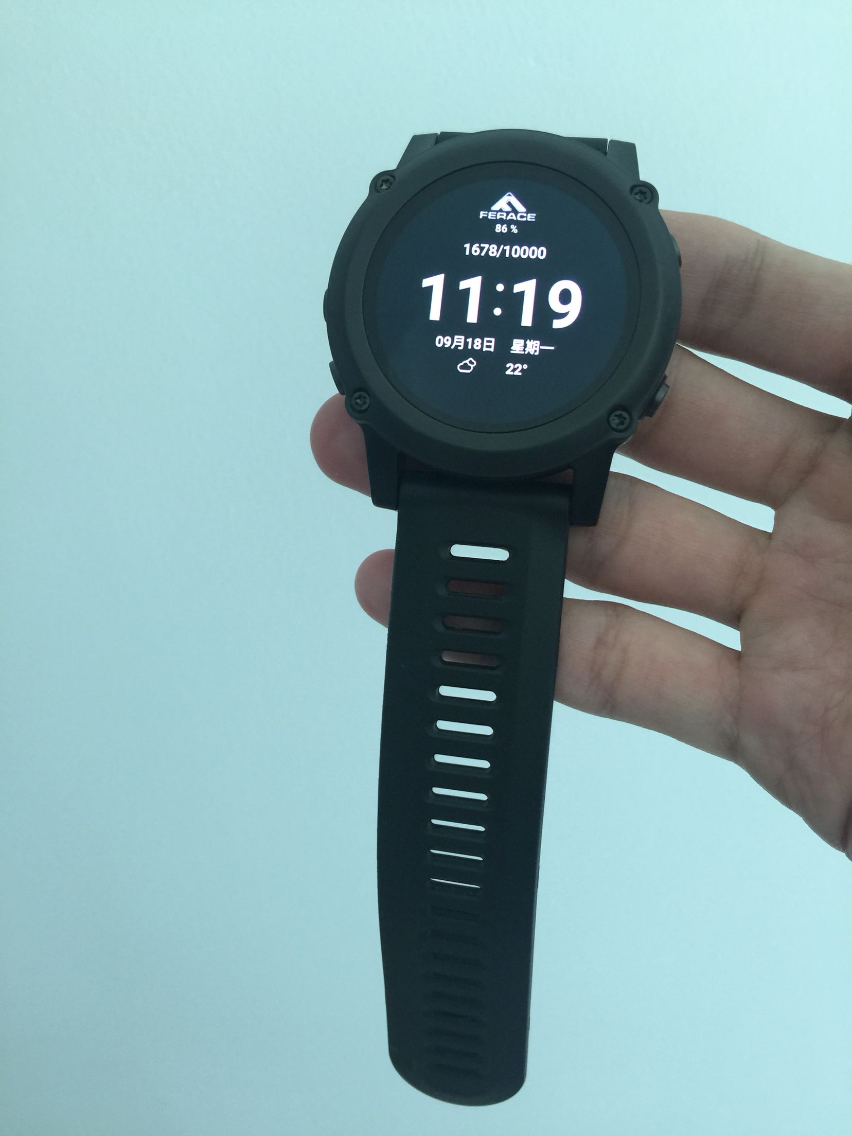 全网通版本,我是电信卡,很合适,4G打电话上网方便,信号也不错,可以忽略手机,没有手机在身边,运动自如。