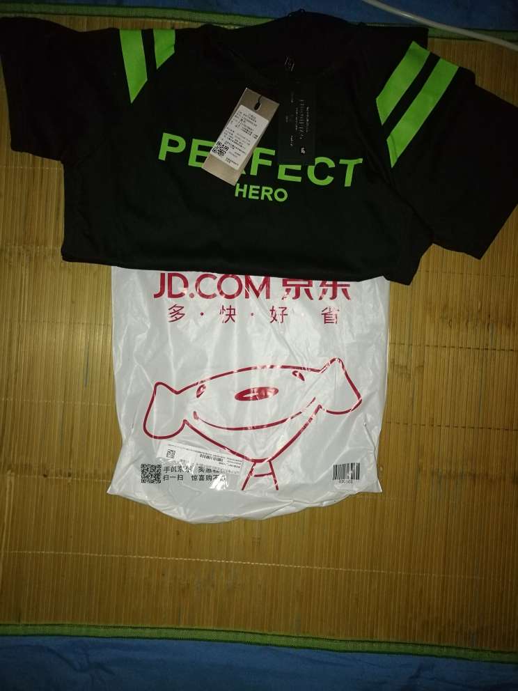 衣服面料挺好,快递还是那样的快,支持自营