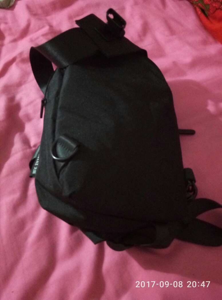 给老公买的,出门用很方便,快递服务也很好,因为要等着出门拿,快递师傅提前一天就给拿来了,给个赞