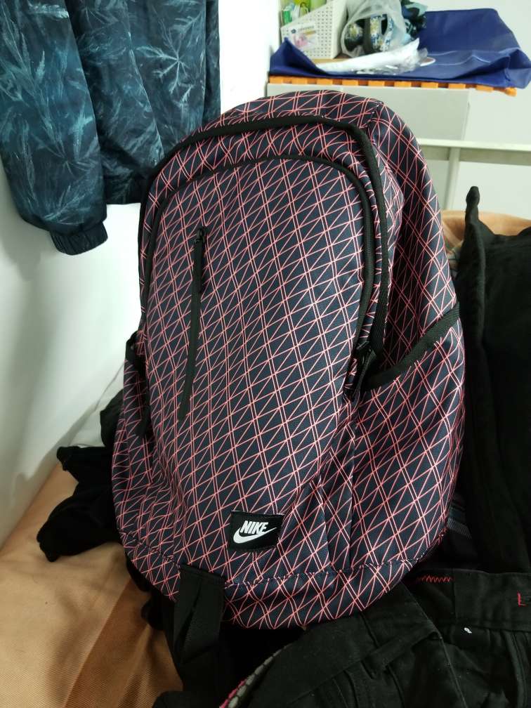 书包可以,不错不错,谢谢还送了扇子,贴心的神秘礼物吗