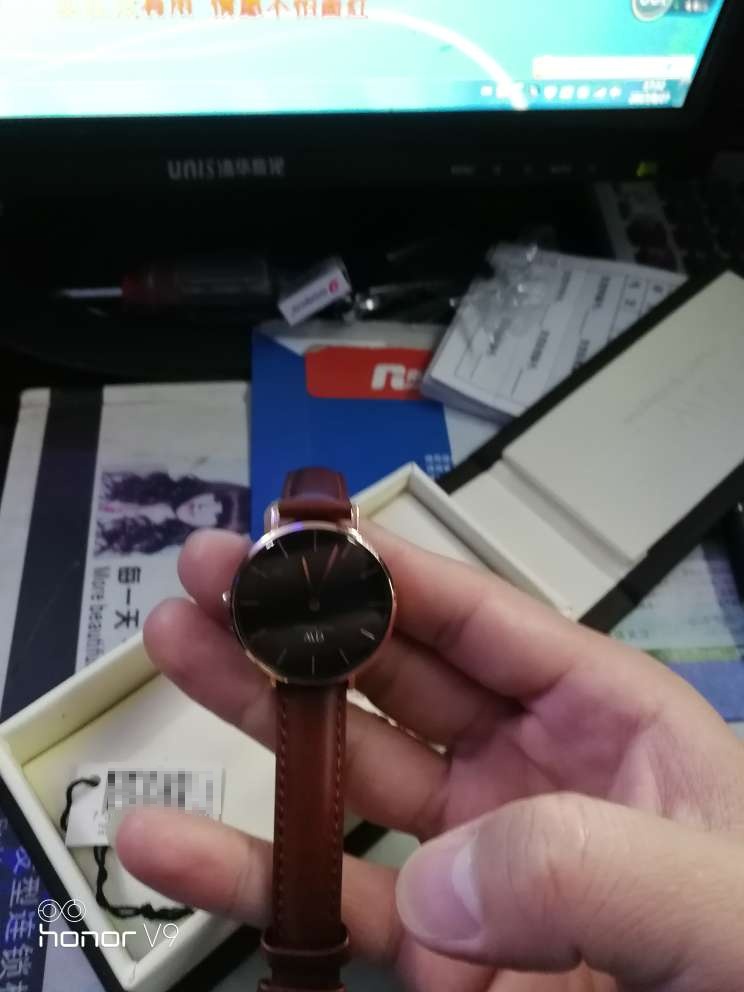 不错,女票蛮喜欢的,不小心有划痕了,不知什么原因??!!!!!!!!!!!希望能用久点!!!!