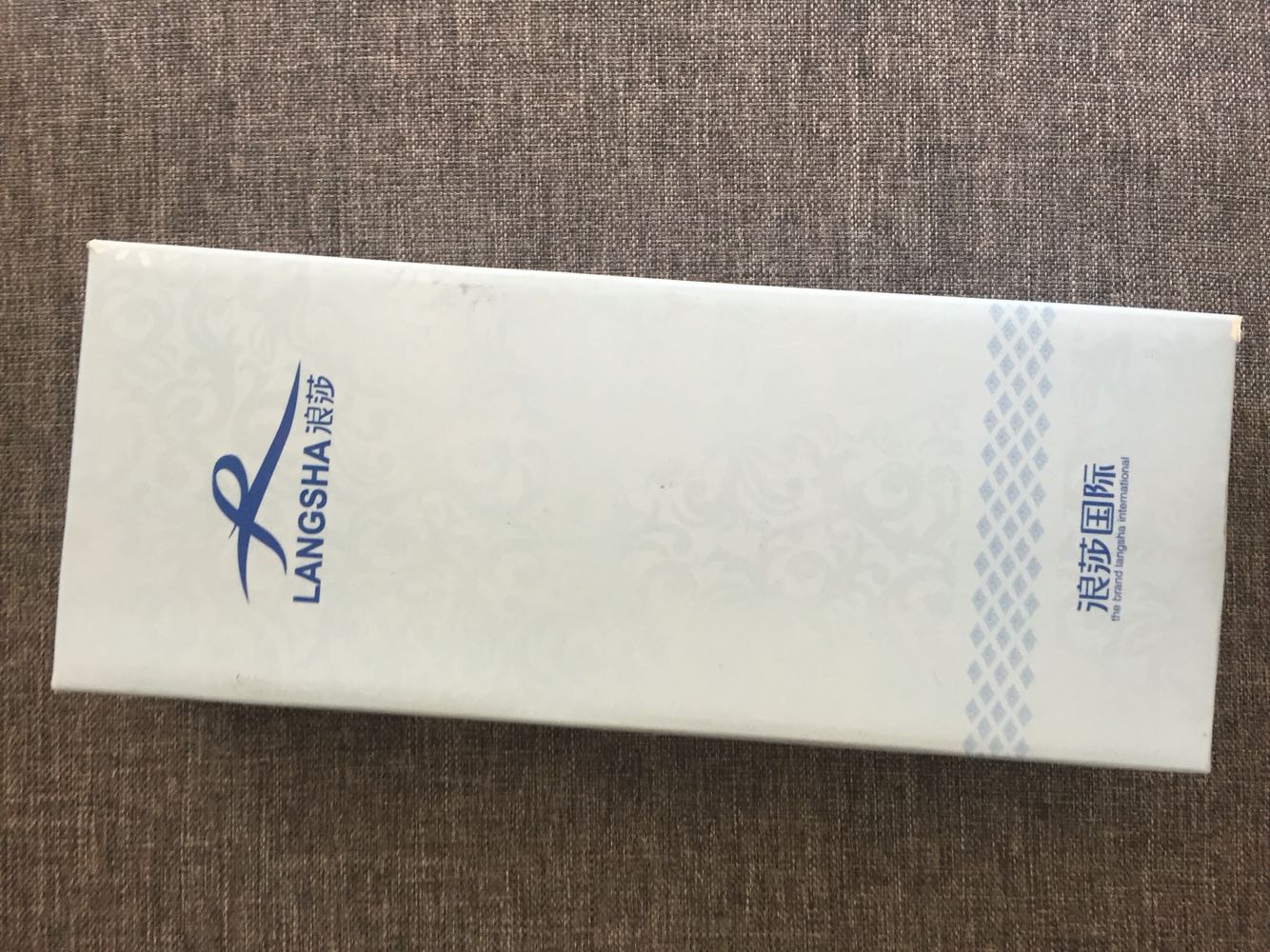 还可以吧,送男盆友的,是薄款,还有点长