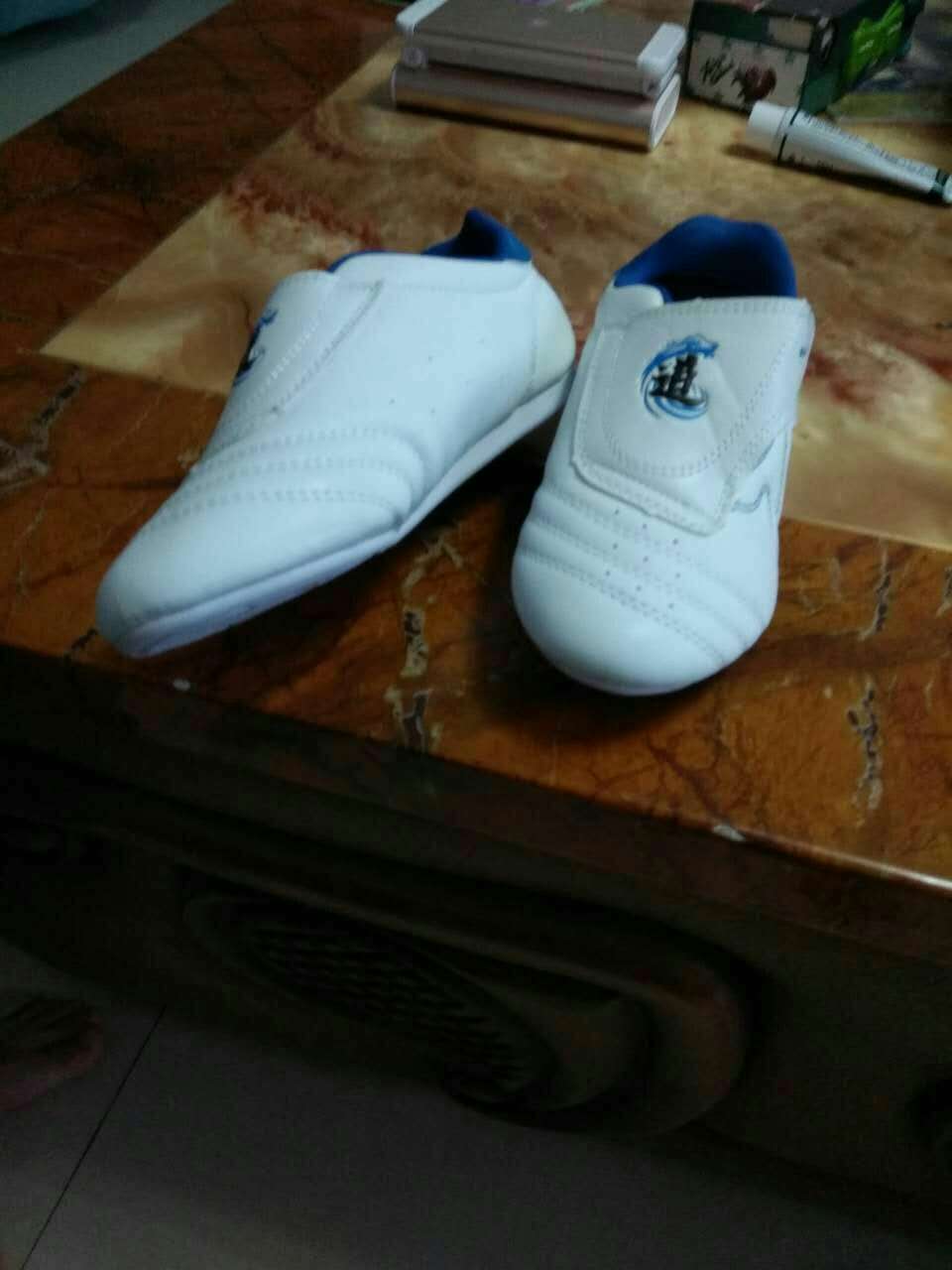鞋不错,皮子没那么好,可以穿。