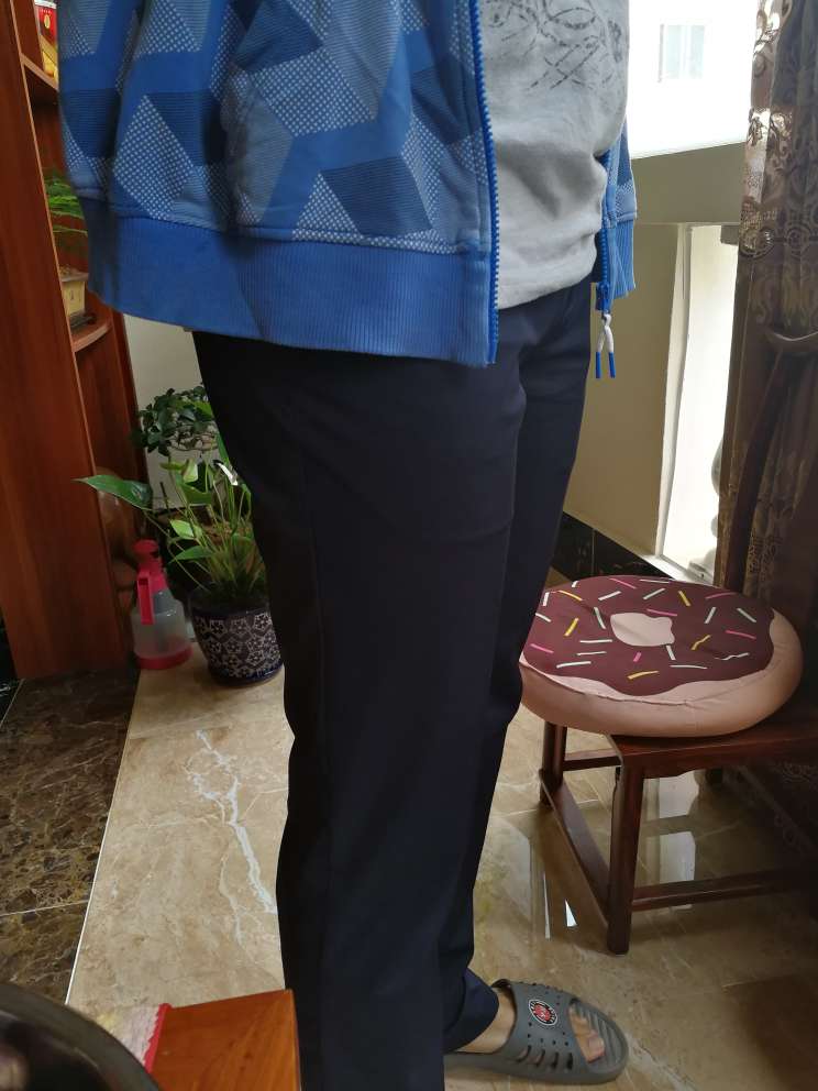 虎都一一家人的最爱,一直以来都情有独钟,以前都在品牌店里买,也不知为何店铺搬走了且不知搬到了哪,偶尔发现东东上也有,把我着实高兴坏了。裤子不错,不比实体店差!告诉你一个小秘密,比品牌店便宜?!