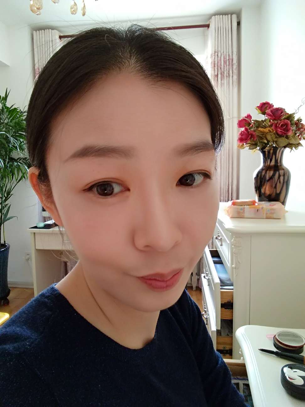 这是一款很棒的BB霜,遮暇好,光泽度,超棒,再卖可惜没货了