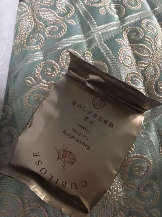 是正品,这款很不错的,生完宝宝之后可以用的,不会影响宝宝喝奶,推荐购买