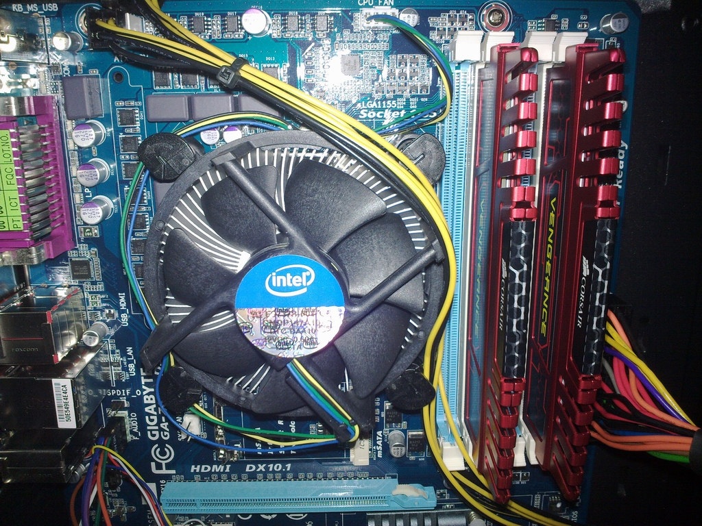 英特尔(Intel)32纳米 酷睿i5 四核处理器 i5 2320