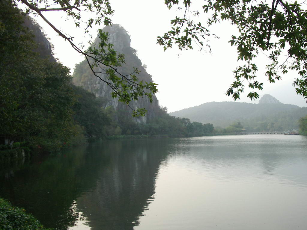 高等學(xué)校教學(xué)用書：軋鋼機(jī)械設(shè)備 曬單實(shí)拍圖