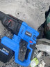 正泰（CHNT）無(wú)刷充電式電錘電鎬三用重型混凝土鋰電池動(dòng)無(wú)線(xiàn)工業(yè)沖擊電鉆工具 無(wú)刷三用電錘【5.0Ah一電】+配件 曬單實(shí)拍圖