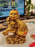 久鑒 銅猴擺件 銅猴子擺設 金屬猴子擺件 工藝品 家居裝飾品 生肖猴 金猴納福高17.5厘米+底座 曬單實(shí)拍圖