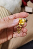 周生生 黃金耳釘足金繡球花婚嫁耳環(huán)耳飾結(jié)婚三金84306E計(jì)價 9.63克(含工費(fèi)320元) 曬單實(shí)拍圖