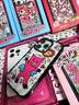 CASETIFY 周雨彤合作系列 豬豬醉酒 適用于iPhone16/Pro/Max手機(jī)殼 透明黑框Magsafe iPhone 15 Pro 曬單實(shí)拍圖