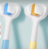 马博士儿童牙刷三面软毛0-2-3-6-12岁以上小孩3D宝宝刷牙 黄色牙刷 实拍图