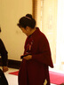 上海故事披肩圍巾女秋冬國風(fēng)酒紅色刺繡袖子披風(fēng)送媽媽丈母娘斗篷外套禮盒 酒紅沐歌 210*70cm 曬單實(shí)拍圖