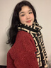 MAINLYKITTY圍巾女秋冬季女士圍巾披肩保暖圍脖生日送媽媽女友禮物 禮盒裝 【黑色】送女朋友實(shí)用老婆 曬單實(shí)拍圖