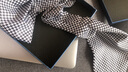 雅西歐男士真絲絲巾襯衫領(lǐng)巾桑蠶絲雙面印花領(lǐng)口巾商務(wù)正裝圍巾四季可佩帶 黑白千鳥(niǎo)紋真絲領(lǐng)巾 曬單實(shí)拍圖