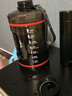 悠家良品（UPSTYLE） 運(yùn)動(dòng)水壺大容量夏季水杯子噸桶噸水杯戶外健身男成人旅行帶刻度 黑【裝90度以下熱水】 3.78L 曬單實(shí)拍圖