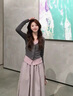 妍莉芬（yanlifen）2025年秋季連衣裙女裝韓系穿搭氣質套裝花苞半身裙針織上衣兩件套 灰色針織衫+灰粉色半身裙 M 曬單實拍圖