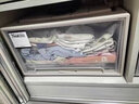 稻草熊收納箱家用衣服整理箱抽屜式衣柜收納盒透明塑料儲物箱衣物收納柜 深53寬30高30 A款裝：外殼卡其色·內(nèi)抽透明 1個 曬單實拍圖