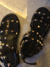 达芙妮(DAPHNE) 铆钉凉鞋女2023年新品夏季一字扣粗跟法式平底罗马凉鞋 黑色 35 实拍图
