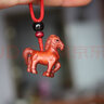 夢(mèng)逸紅色木馬吊墜掛件桃木生肖馬項(xiàng)鏈吊墜手鏈鑰匙鏈原木生肖實(shí)木屬相 馬項(xiàng)鏈 曬單實(shí)拍圖