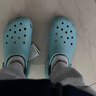 卡駱馳（crocs）洞洞鞋女鞋  秋夏季新款時(shí)尚休閑厚底涉水沙灘鞋涼拖鞋 經(jīng)典泡芙系列/骨白色/偏大一碼 39 W8/25cm/38-39 曬單實(shí)拍圖