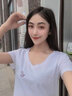 妃麗慕尚（FEILIMUSHANG）2025夏季ins超火時(shí)尚刺繡短袖t恤女裝韓版修身百搭V領(lǐng)上衣打底衫 064蝴蝶-白色 S 建議100斤以內(nèi) 曬單實(shí)拍圖