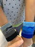 李寧護腕兒童專(zhuān)用運動(dòng)打籃球排球羽毛球街舞吸汗手腕護具扭傷專(zhuān)業(yè)擦汗 【兒童專(zhuān)用】383漸變藍 均碼【單只裝】 曬單實(shí)拍圖