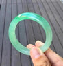 翠點(diǎn)尚飄花手鐲 陽(yáng)春綠緬甸玉翡翠玉鐲正圈處理送媽媽送老婆送女友禮物 內徑60-61mm（附鑒定證書(shū)） 曬單實(shí)拍圖