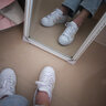 ADIDAS阿迪達斯女鞋Superstar 貝殼頭板鞋三葉草炫彩休閑小白鞋FV3139 幻彩鐳射 35.5 曬單實(shí)拍圖