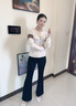 千語淇（QYQLADY）2025新款春秋季時尚套頭長袖衛(wèi)衣寬松羽毛印花T恤女裝打底衫6233 杏色 M 建議80-100斤 曬單實拍圖