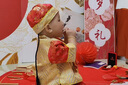 GOKU嬰兒抓周禮服中式唐裝套裝男寶寶紅色喜慶百天滿月兒童新年拜年服 繁星袖短 上衣+褲子+帽子+襪鞋鎖 80 (L) 建議體重15-20斤 曬單實(shí)拍圖