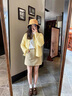 蔓爾依連衣裙女春季韓版氣質(zhì)穿搭一整套2026新款時(shí)尚減齡小香風(fēng)套裝裙子 奶黃色開(kāi)衫+短裙+白色內搭 M 曬單實(shí)拍圖