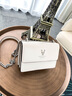 viney斜挎包包女包牛皮鏈條包高檔小包生日禮物送女友老婆 【米白】實(shí)用品牌洋氣單肩小方包 曬單實(shí)拍圖