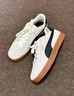 彪馬（PUMA）【德訓鞋】復古薄底T頭鞋男女低幫板鞋 CLUB 381111 米白色-黑色-金色-08 41 曬單實(shí)拍圖