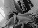 益帛破洞牛仔褲男夏季新款美式高街字母貼布直筒修身淺色小腳長(zhǎng)褲子男 藍(lán)色 L【建議110-125斤】 曬單實(shí)拍圖