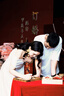 纖縷法式白色一字肩輕婚紗高級緞面新娘結(jié)婚迎賓出門紗宴會敬酒晚禮服 白色拉鏈款 現(xiàn)貨 L 曬單實拍圖
