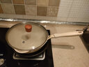 極素麥飯石不粘鍋家用炒鍋煤氣燃氣灶適用炒菜鍋小號煎炒兩用電磁爐專(zhuān)用平底炒鍋帶蓋日式鍋具不沾鍋小煎蛋鍋 白色24cm+蓋子 曬單實(shí)拍圖