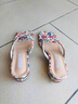 百麗踏仙女風(fēng)新中式人字拖女粗跟女夏季外穿2025新款法式沙灘夾腳涼拖鞋 碎花色 40 曬單實(shí)拍圖