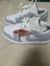 耐克（NIKE）Jordan耐克喬丹AJ1板鞋女子運(yùn)動鞋秋季刺繡低幫緩震輕便DC0774 105白色/狼灰/鋁藍(lán) 36.5 曬單實(shí)拍圖