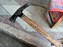 烈火盾 木柄羊角錘高碳鋼帶磁羊角錘木工錘拔釘起釘錘家用榔頭木工錘  原木柄方頭13直角（總重約650g 曬單實(shí)拍圖