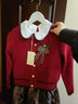小熊精靈（xiaoxiongjingling）女童時(shí)尚毛衣連衣裙秋冬季兒童洋氣公主裙中大童套裝裙小女孩針織 酒紅不加絨(毛衣開(kāi)衫連衣裙胸花) 140碼(建議身高130-140厘米) 曬單實(shí)拍圖