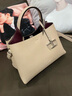 TOD'S【七夕禮物】官方女士TIMELESS小T扣皮革托特包斜挎包 棕色 曬單實拍圖